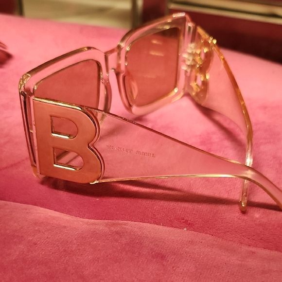 Balenciaga lookTransparent Sunglasses - Picture 6 of 8